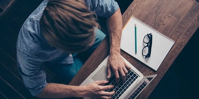 Tùng Trần nổi tiếng với lối viết khác biệt